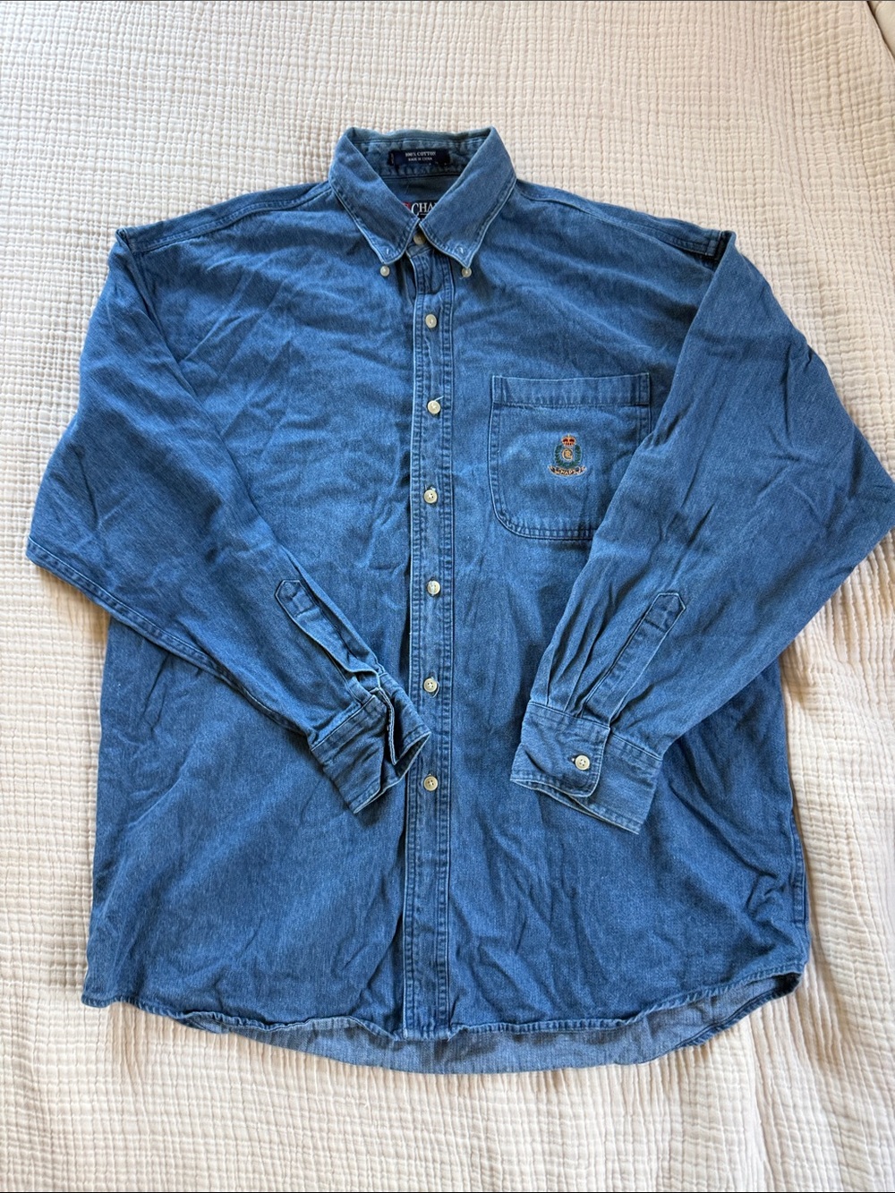 Chaps Men's Blue Denim Button-Down Shirt with Pocket Crest
